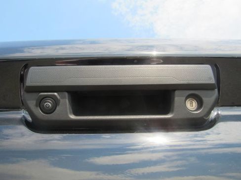 Certified 2024 Chevrolet Colorado ZR2 w/ Safety Package AWD/4WD image 32