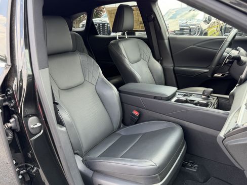 Used 2024 Lexus RX 350 Premium w/ Convenience Package FWD image 33