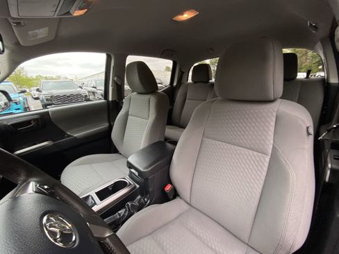Used 2020 Toyota Tacoma SR5 AWD/4WD image 20
