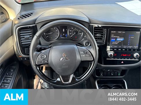 Used 2020 Mitsubishi Outlander SE image 29