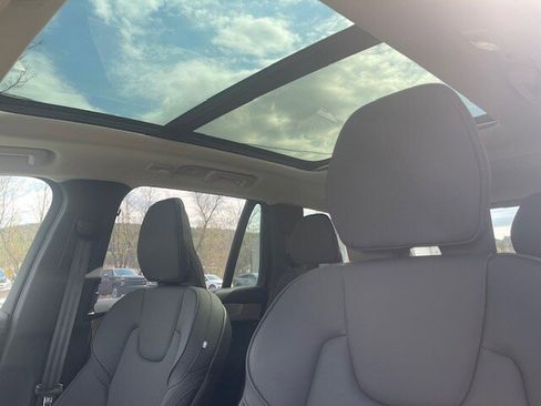 Used 2025 Volvo XC90 B6 Plus AWD/4WD image 17