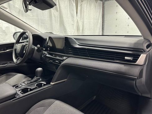 Used 2025 Toyota Camry LE image 61