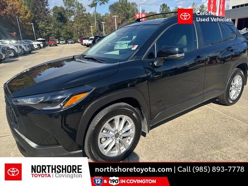 Certified 2025 Toyota Corolla Cross LE image 1