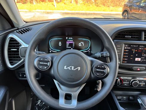 Used 2025 Kia Soul LX w/ LX Technology Package image 34
