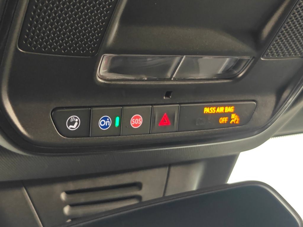 Used 2024 Chevrolet Equinox EV RS FWD image 9
