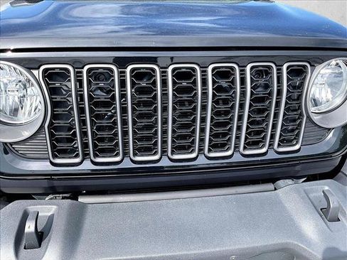 Used 2025 Jeep Wrangler Sport AWD/4WD image 30