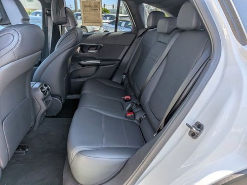 Used 2026 Mercedes-Benz GLC 300 4MATIC image 19