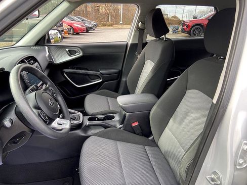 Used 2021 Kia Soul LX image 8