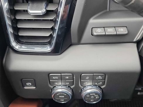 New 2026 GMC Sierra 3500 Denali Ultimate AWD/4WD image 33