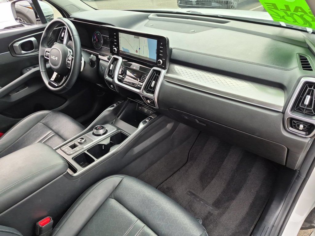 Certified 2023 Kia Sorento EX w/ Panoramic Sunroof Package AWD/4WD image 30