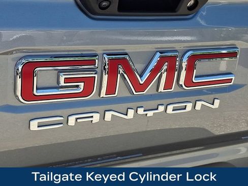 Used 2026 GMC Canyon AT4X AWD/4WD image 32