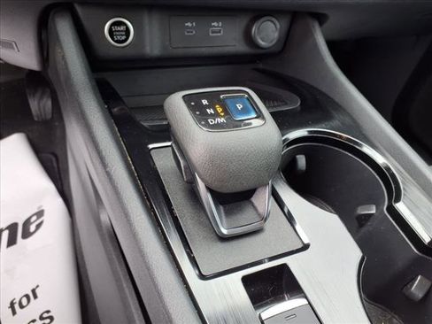 Used 2021 Nissan Rogue S image 11