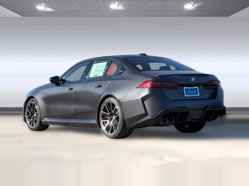 New 2026 BMW M5 w/ Executive Package image 3