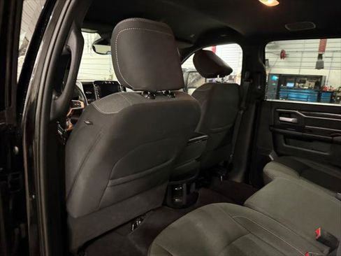 Certified 2024 RAM 2500 Big Horn w/ Night Edition AWD/4WD image 32