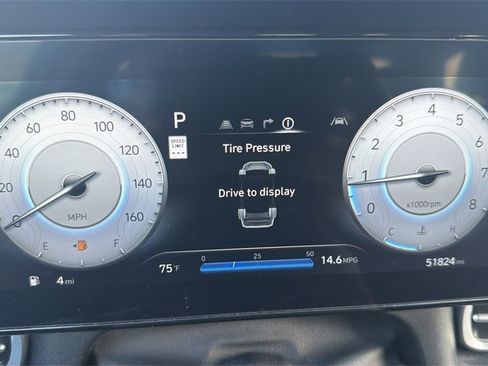 Used 2024 Hyundai Elantra Limited image 9