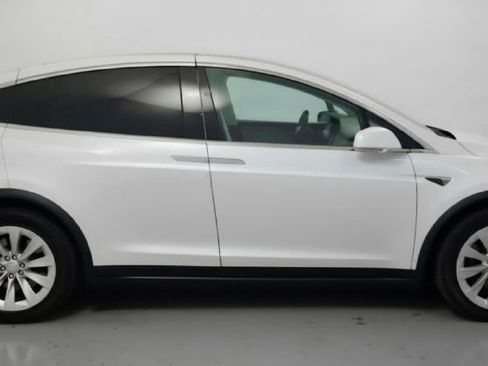 Used 2018 Tesla Model X 100D AWD/4WD image 5