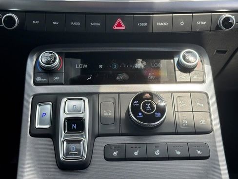 Used 2024 Hyundai Palisade Calligraphy image 16