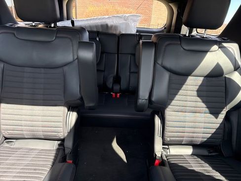 New 2026 Ford Explorer ST-Line w/ ST-Line Street Pack image 18