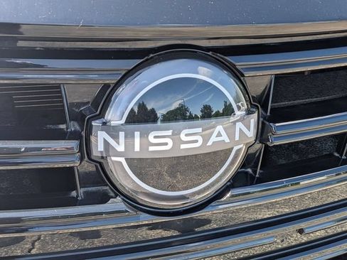 Used 2025 Nissan Versa SV FWD image 9