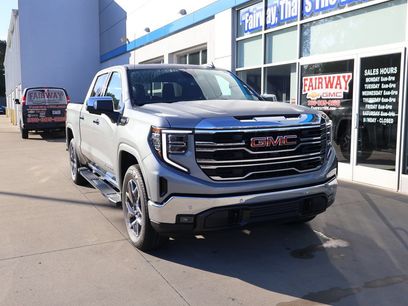 New 2026 GMC Sierra 1500 SLT w/ SLT Premium Package