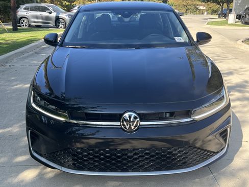 Certified 2025 Volkswagen Jetta S image 3