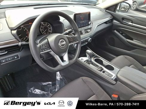 Used 2023 Nissan Altima 2.5 SV image 17