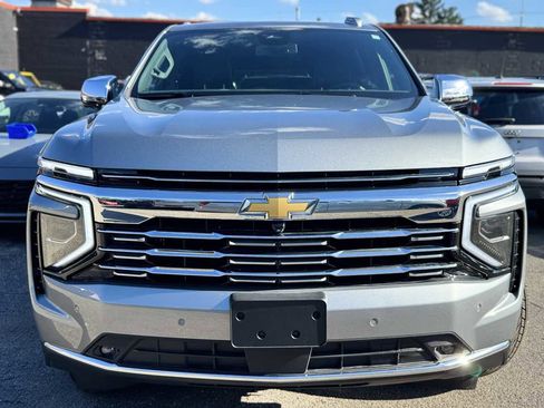 Used 2025 Chevrolet Suburban Premier AWD/4WD image 14