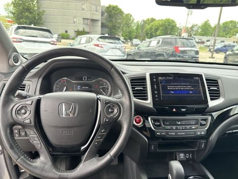 Used 2017 Honda Ridgeline RTL-E image 11