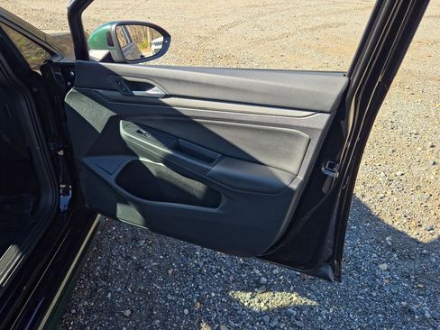 Used 2024 Volkswagen Golf R image 6