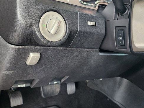 Used 2010 Lincoln Navigator L 4WD image 34
