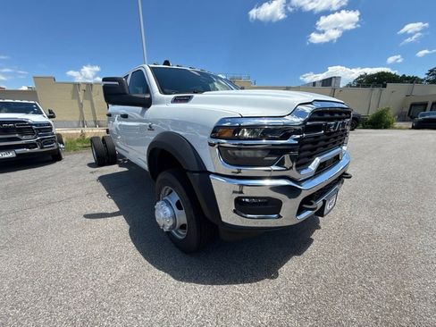 New 2026 RAM 5500 Tradesman w/ Chrome Appearance Group AWD/4WD image 7