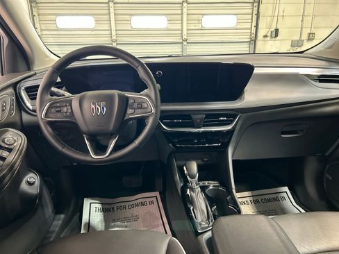 Used 2025 Buick Encore GX Avenir w/ Avenir Convenience Package FWD image 4
