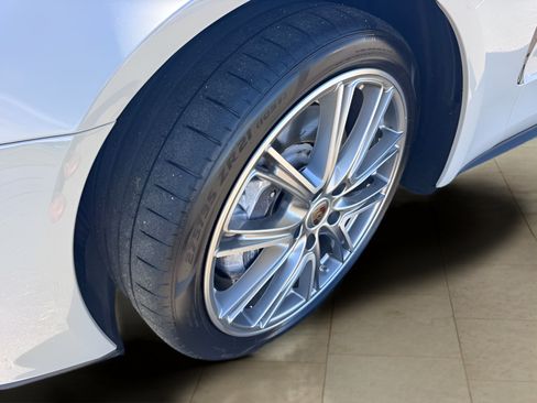 Used 2021 Porsche Panamera RWD image 2
