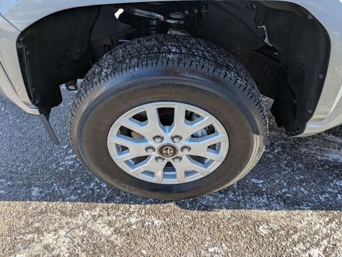 Used 2025 Toyota Tacoma SR5 image 22