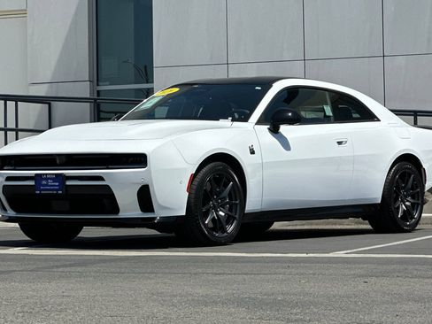 Used 2026 Dodge Charger Scat Pack AWD/4WD image 7