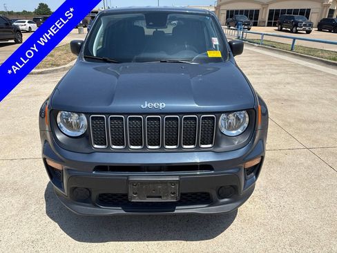 Used 2023 Jeep Renegade Latitude AWD/4WD image 2