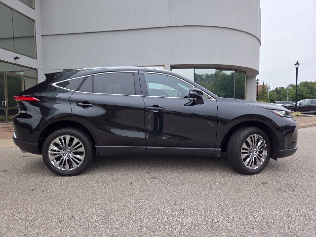 Used 2023 Toyota Venza XLE AWD/4WD image 28