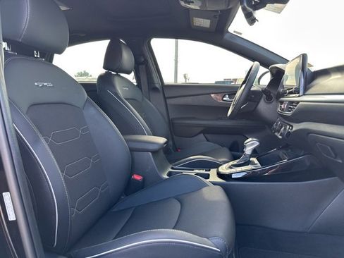 Used 2023 Kia Forte GT-Line w/ GT-Line Premium Package image 17