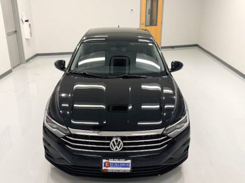 Used 2019 Volkswagen Jetta SE FWD image 4