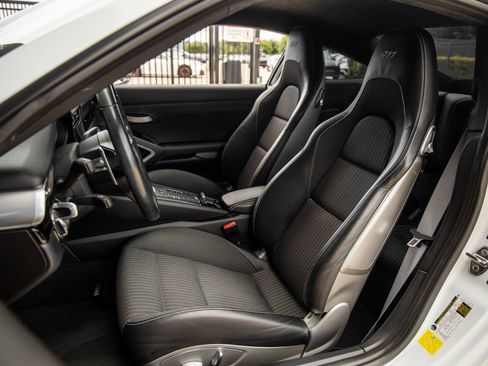 Certified 2018 Porsche 911 Carrera T RWD image 5