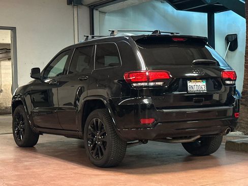 Certified 2020 Jeep Grand Cherokee Altitude AWD/4WD image 3