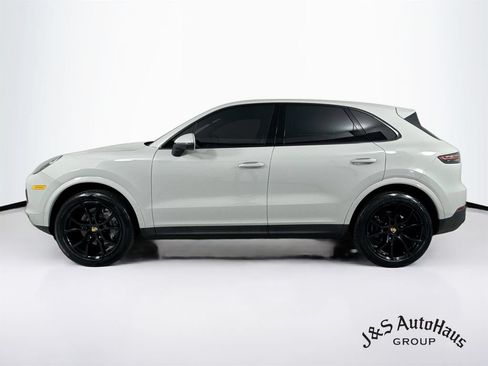 Used 2023 Porsche Cayenne Platinum Edition AWD/4WD image 4