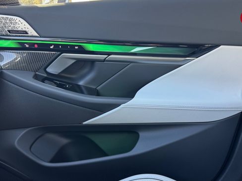 Used 2026 BMW M5 Sedan w/ Carbon Package image 22