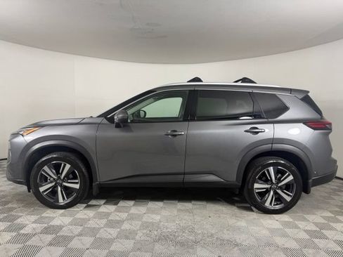 Used 2024 Nissan Rogue SL w/ SL Premium Package FWD image 3