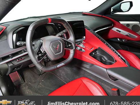 Used 2025 Chevrolet Corvette Z06 RWD image 4