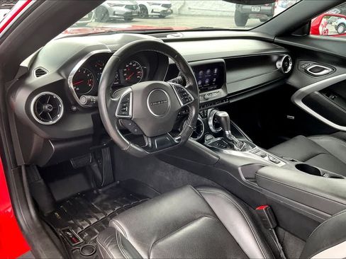 Used 2020 Chevrolet Camaro LT w/ Technology Package RWD image 2