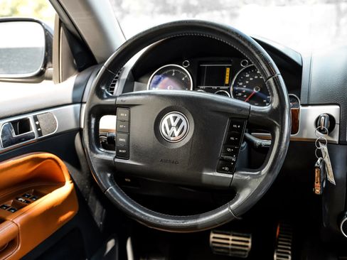 Used 2006 Volkswagen Touareg V10 TDI AWD/4WD image 19