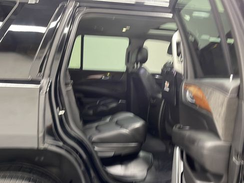 Used 2020 Cadillac Escalade Luxury w/ Escalade Sport Edition AWD/4WD image 20
