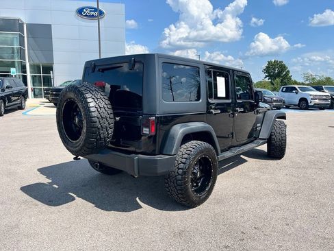 Used 2018 Jeep Wrangler Unlimited Sport S AWD/4WD image 5