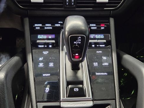 Certified 2020 Porsche Cayenne AWD/4WD image 25